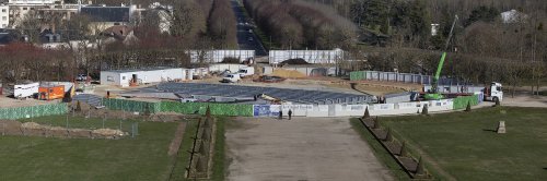 Mise en place de la structure métallique composée de 24 poutres en acier 