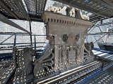 Château d'Ecouen, détails des sculptures d'une lucarne sur la façade nord (troisième phase du chantier). Sculptures à l'état d'origine.